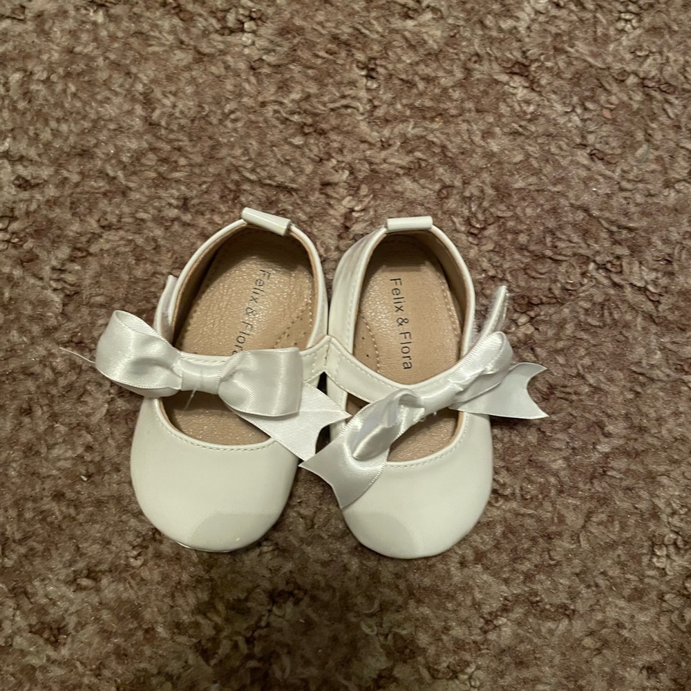 Daughter church shoes. size 1c